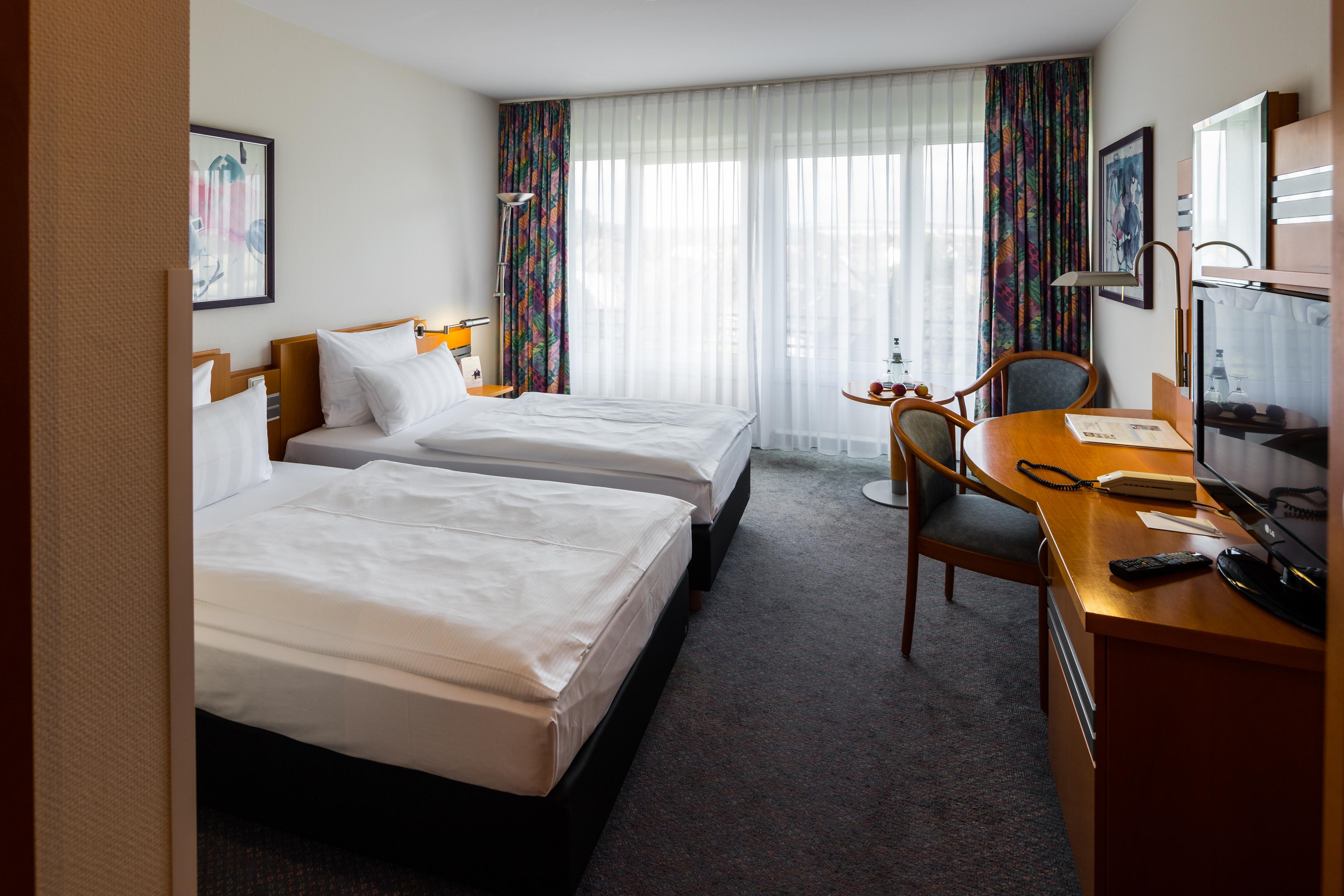 Hotel Ramada By Wyndham Dresde Exterior foto