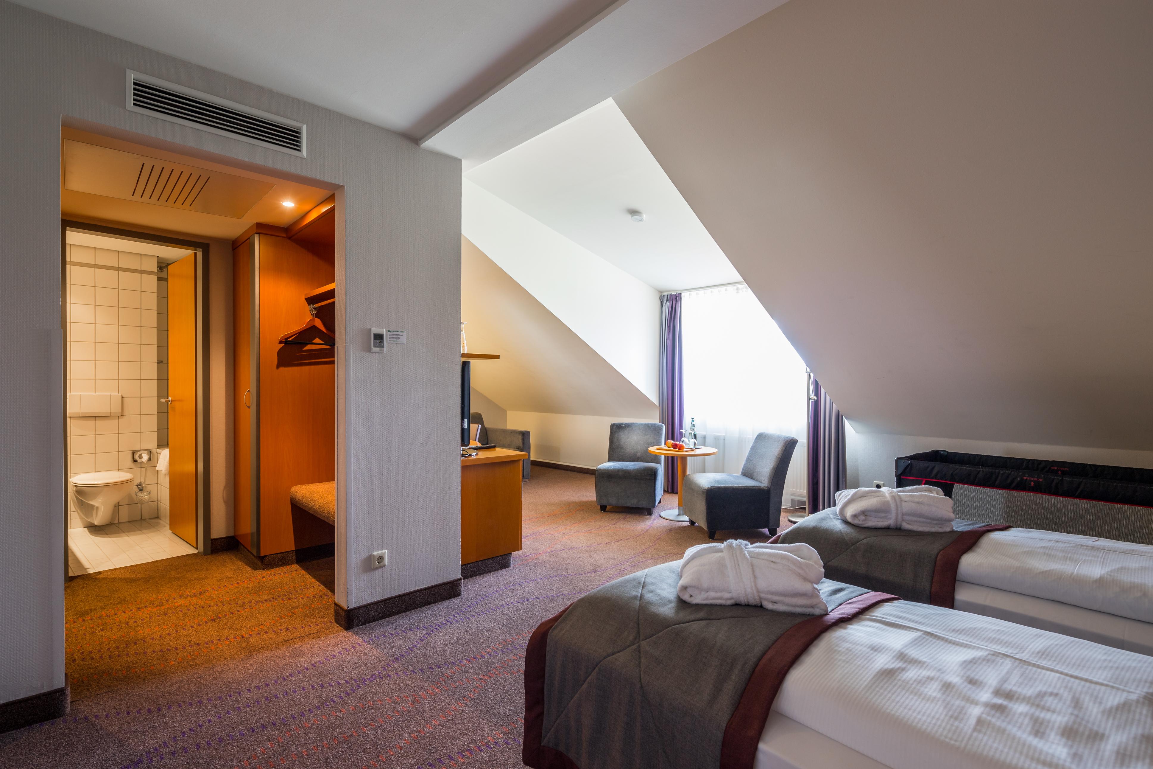 Hotel Ramada By Wyndham Dresde Exterior foto