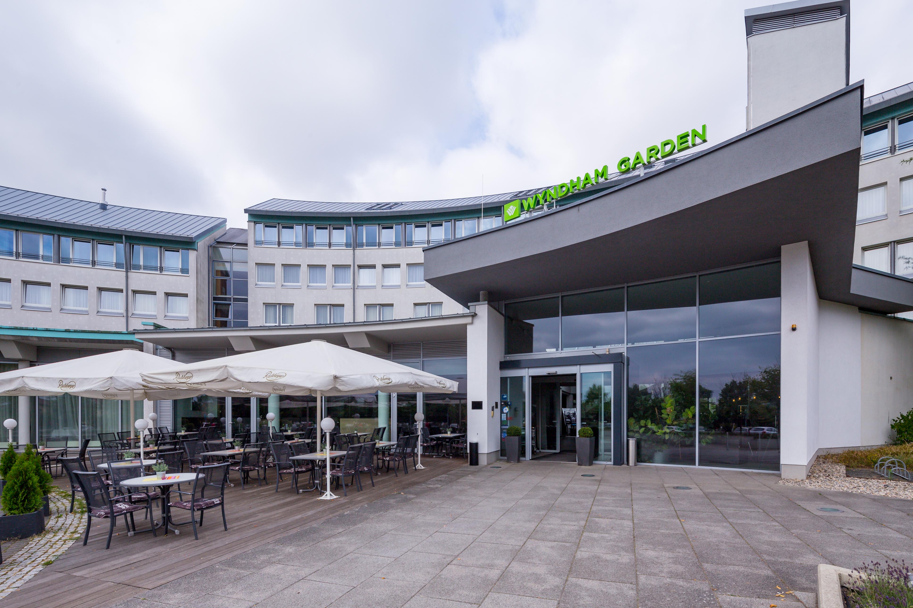 Hotel Ramada By Wyndham Dresde Exterior foto