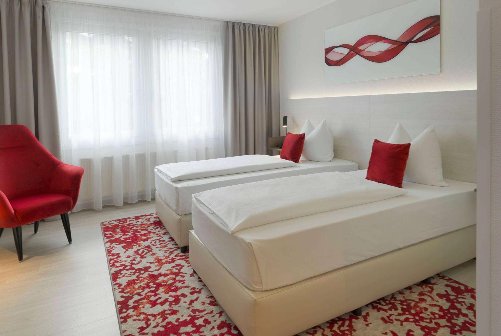 Hotel Ramada By Wyndham Dresde Exterior foto
