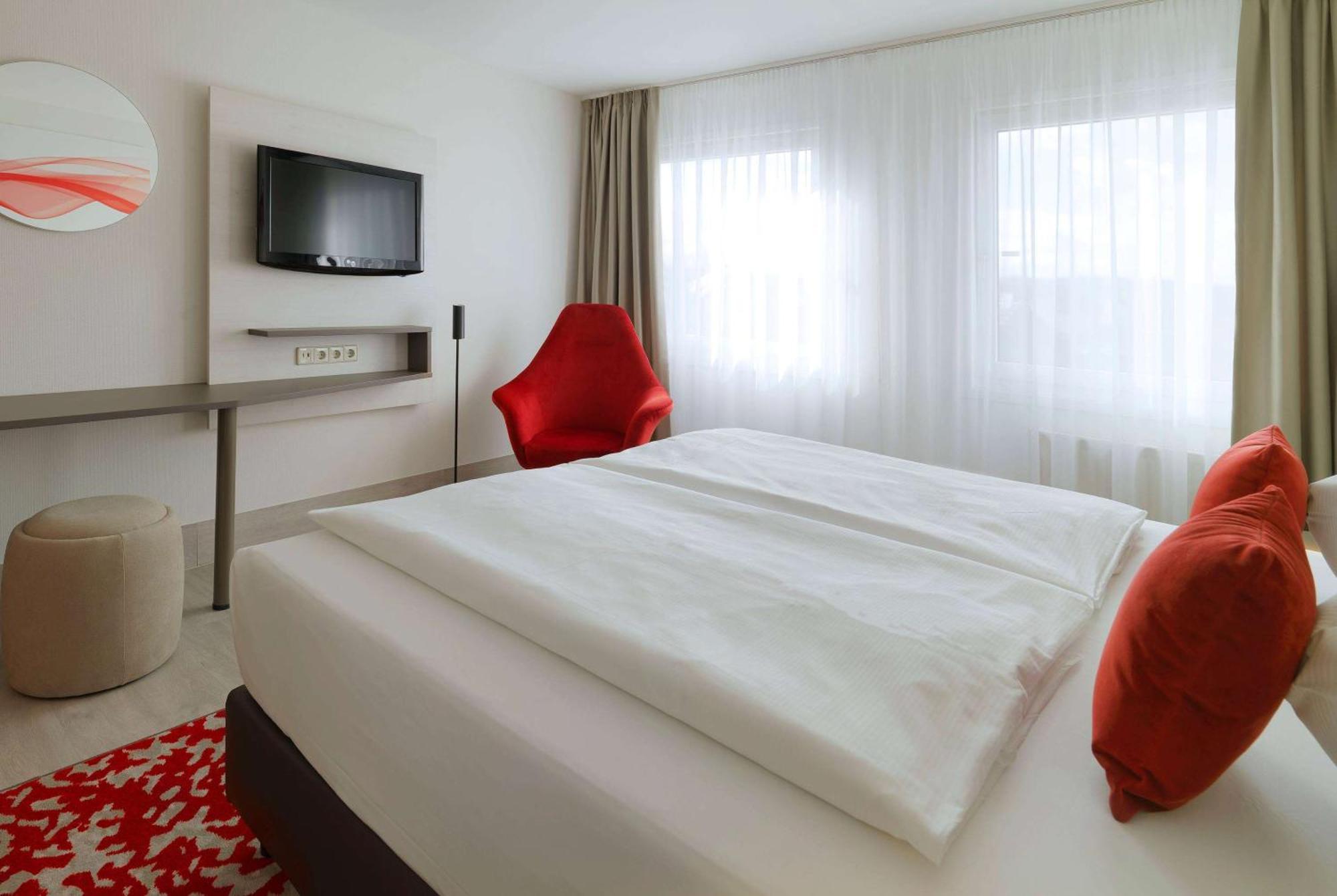 Hotel Ramada By Wyndham Dresde Exterior foto